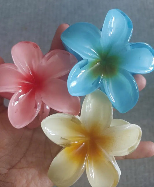 Hawaiian flower hair clip